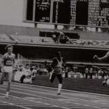 Partecip� in seguito a campionati nazionali e internazionali e il 12 settembre 1979, alle Universiadi di Citt� del Messico, stabil� il record del mondo correndo i 200 metri in 19"72